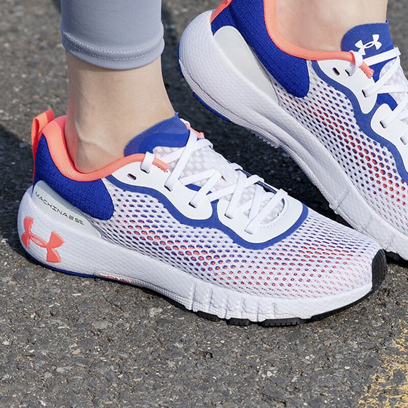 安德玛女鞋轻便舒适透气休闲鞋耐磨减震健身训练跑步鞋 3024741-102