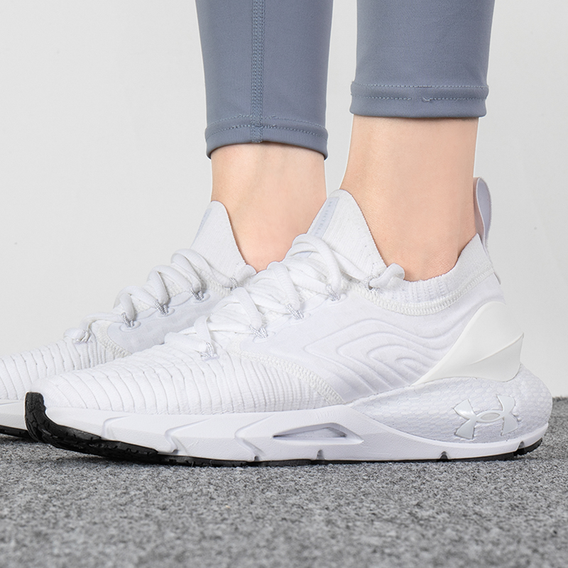 安德玛女鞋运动鞋缓震健身女子透气训练锻炼休闲跑步鞋 3024155-105