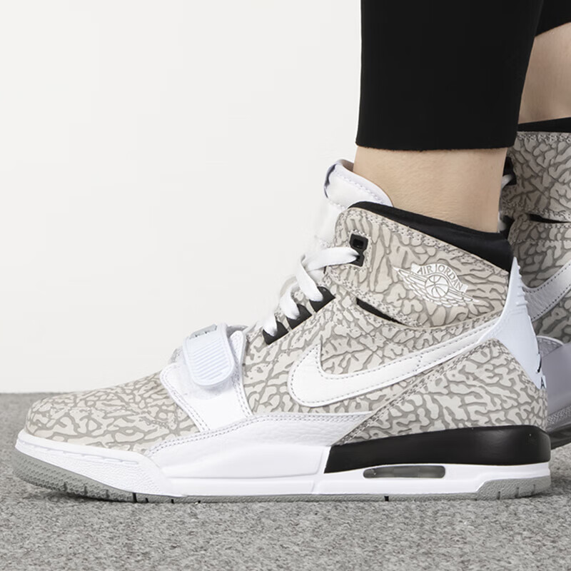 耐克女鞋 运动鞋舒适透气缓震健身休闲鞋篮球鞋 AT4040-100