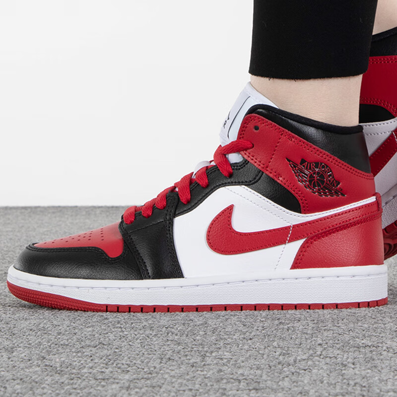 耐克女鞋 时尚运动鞋实战耐磨透气训练休闲篮球鞋 BQ6472-079