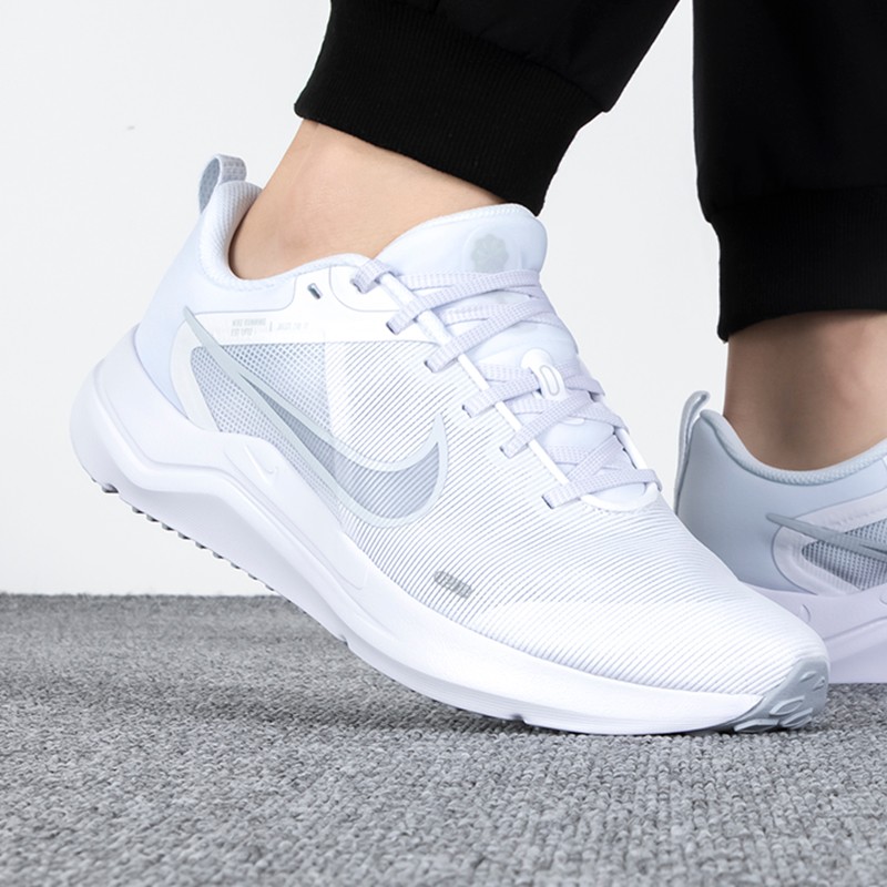 耐克男鞋网面缓震男士休闲鞋跑步鞋轻便透气运动鞋 DD9293-100