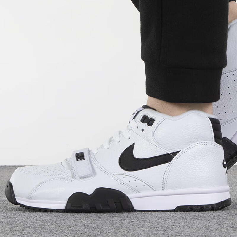 耐克男鞋运动鞋跑步健身训练时尚潮流轻便休闲鞋 FB8066-100