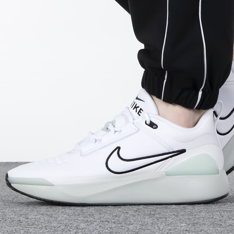 耐克男鞋运动鞋时尚潮流轻便休闲鞋 DR5670-100