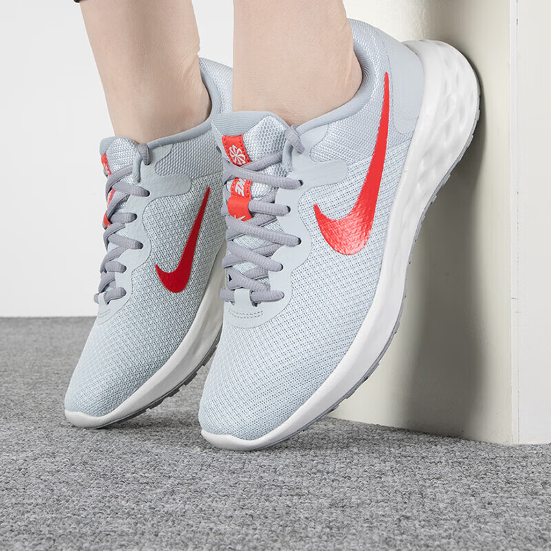 耐克运动鞋女鞋 REVOLUTION 6透气低帮 DC3729-010