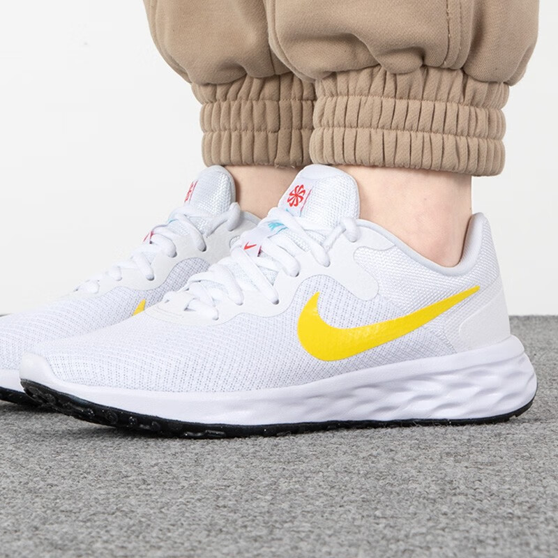 耐克女鞋 运动鞋子缓震耐磨透气轻便时尚休闲鞋训练 DC3729-105