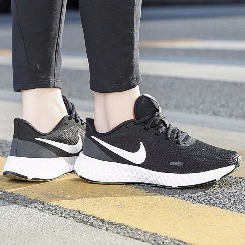 耐克 女鞋 运动鞋织物透气泡棉低帮轻便休闲鞋跑步鞋 BQ3207-002