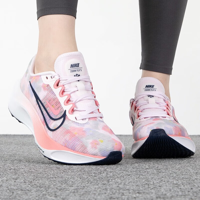 耐克 女鞋 运动鞋缓震耐磨舒适透气轻便休闲跑步鞋 DV7890-600