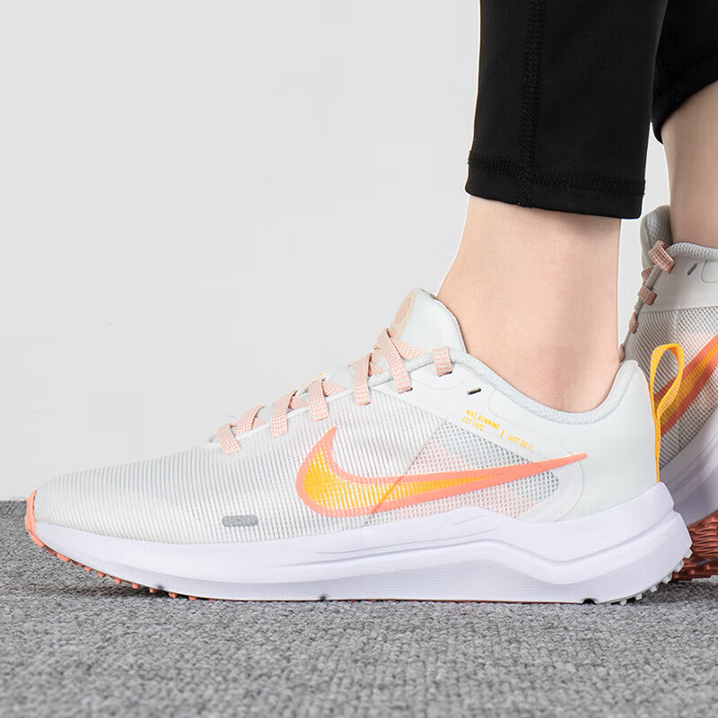 耐克 女鞋 女子运动鞋轻便运动跑步鞋鞋纱网侧休闲鞋 DD9294-101