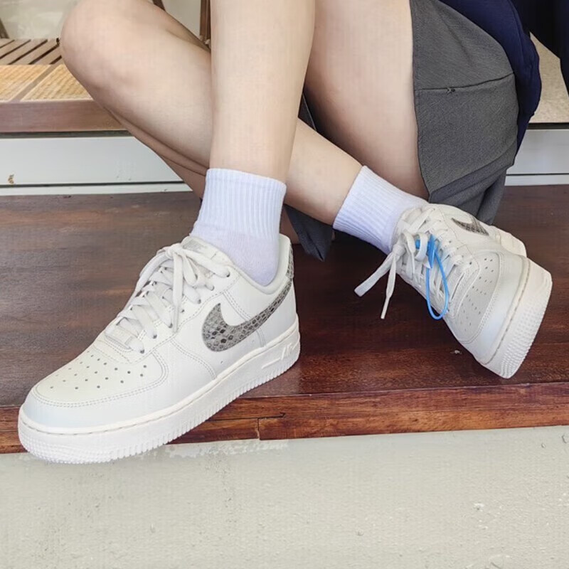 耐克 女鞋 AIR FORCE 1运动鞋AF1空军一号板鞋轻便休闲鞋 DD8959-002