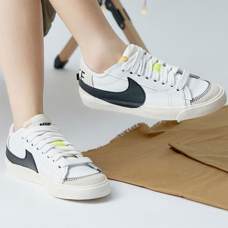 耐克 女鞋 运动鞋耐磨舒适跑步健身侧标鞋子休闲鞋板鞋 DQ1470-101