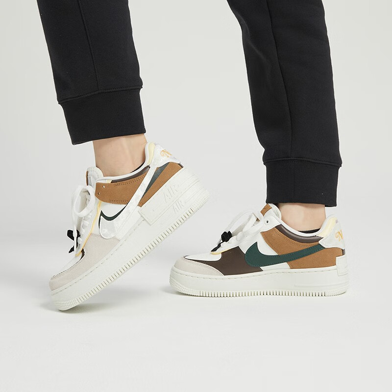 耐克女子W AF1 SHADOW板鞋 复刻鞋 FB1857-111