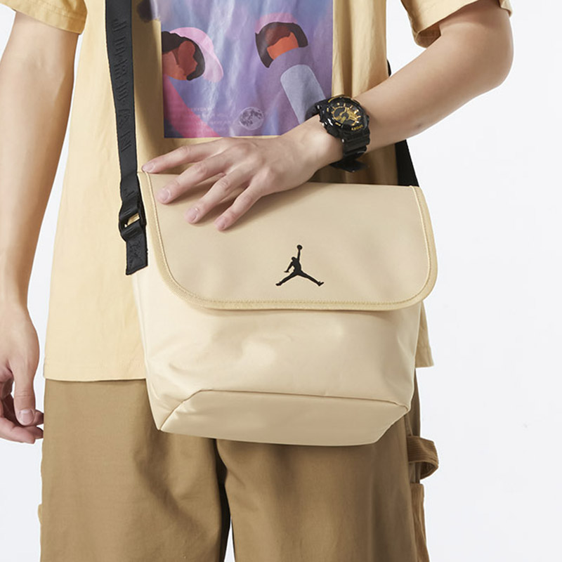 耐克 男包女包 JORDAN户外运动腰包飞人logo时尚斜挎包胸包单肩包 JD2233023GS-002