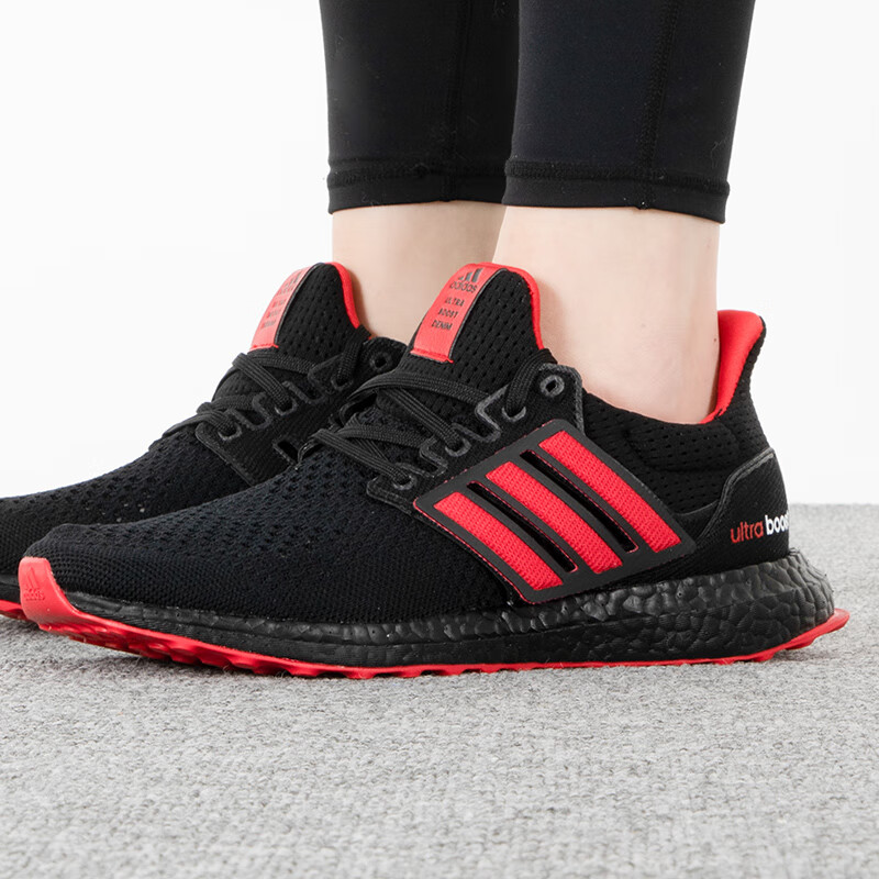 阿迪达斯女鞋男鞋 BOOST爆米花缓震回弹运动鞋舒适休闲跑步鞋 ID2388